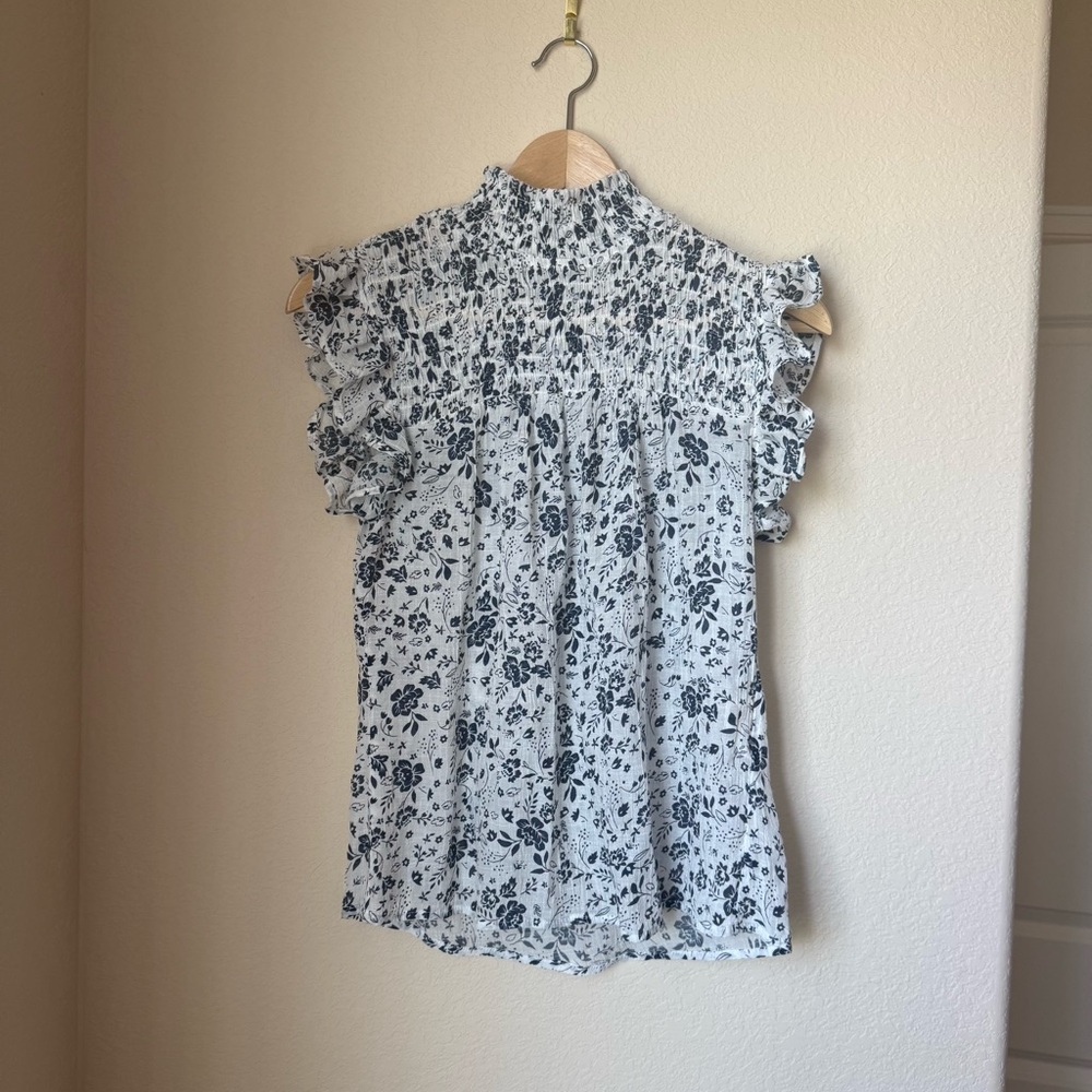 Adiva Floral Smocked Ruffle Top Size Small